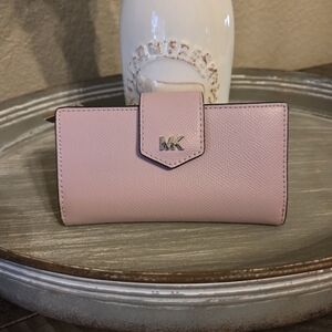 Michael Kors Light Pink Wallet